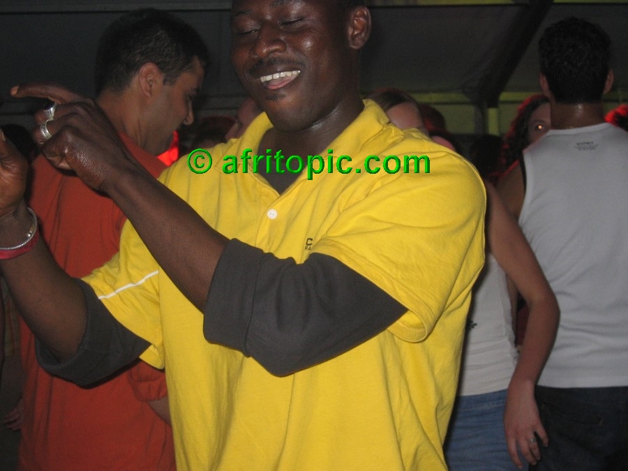 ../Images/AfricaFestival-27-28May05 127.jpg